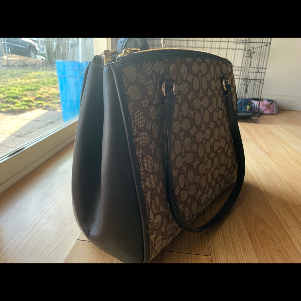 Coach Bag 😍 - Picture 3 of 6